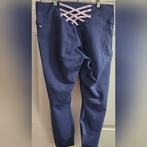 Women’s powerhold Fabletics Leggings - XL